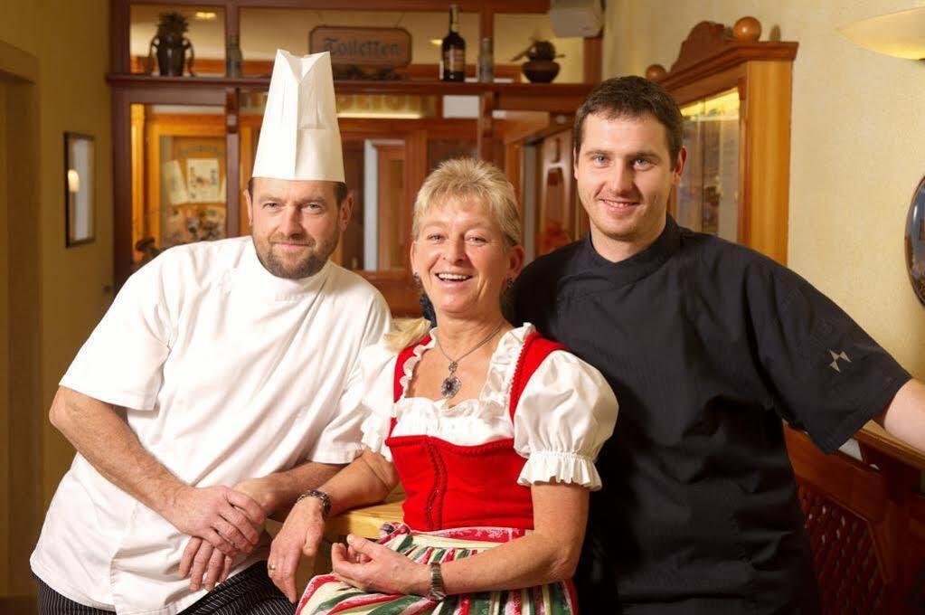 Gasthof - Restaurant Loecker Radstadt Kültér fotó